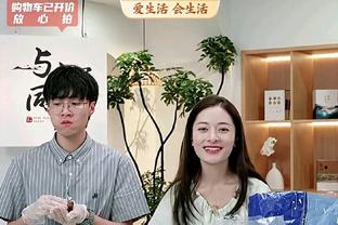 正印后卫只剩2人！拜仁连换3人，场上后卫只剩于帕和德里赫特